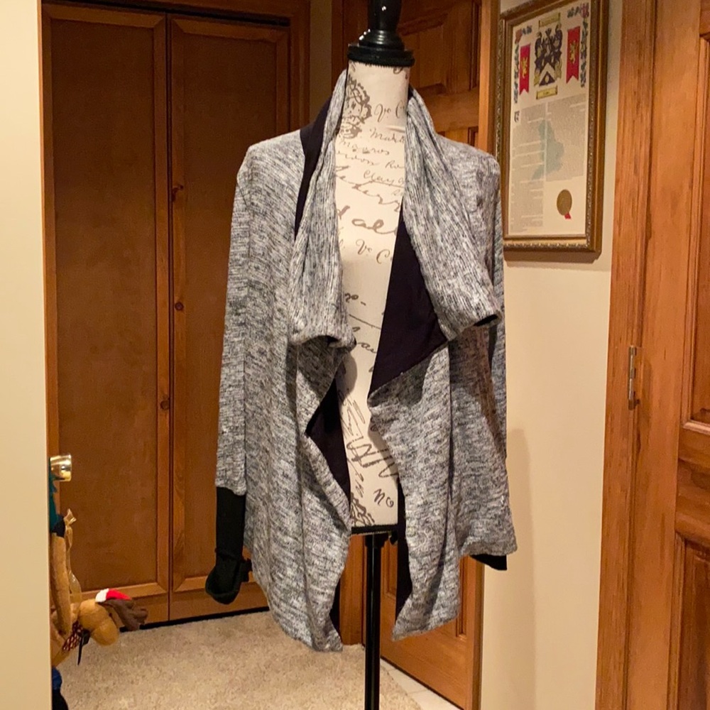 One world black/grey cardigan